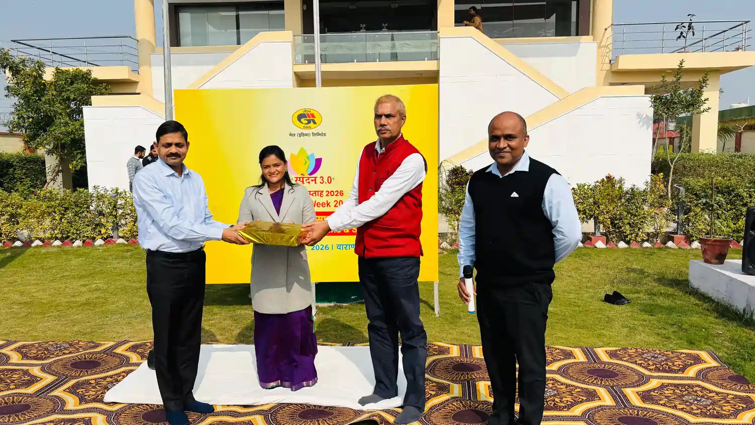 Shringarika receiving recognition from GAIL India Limited management